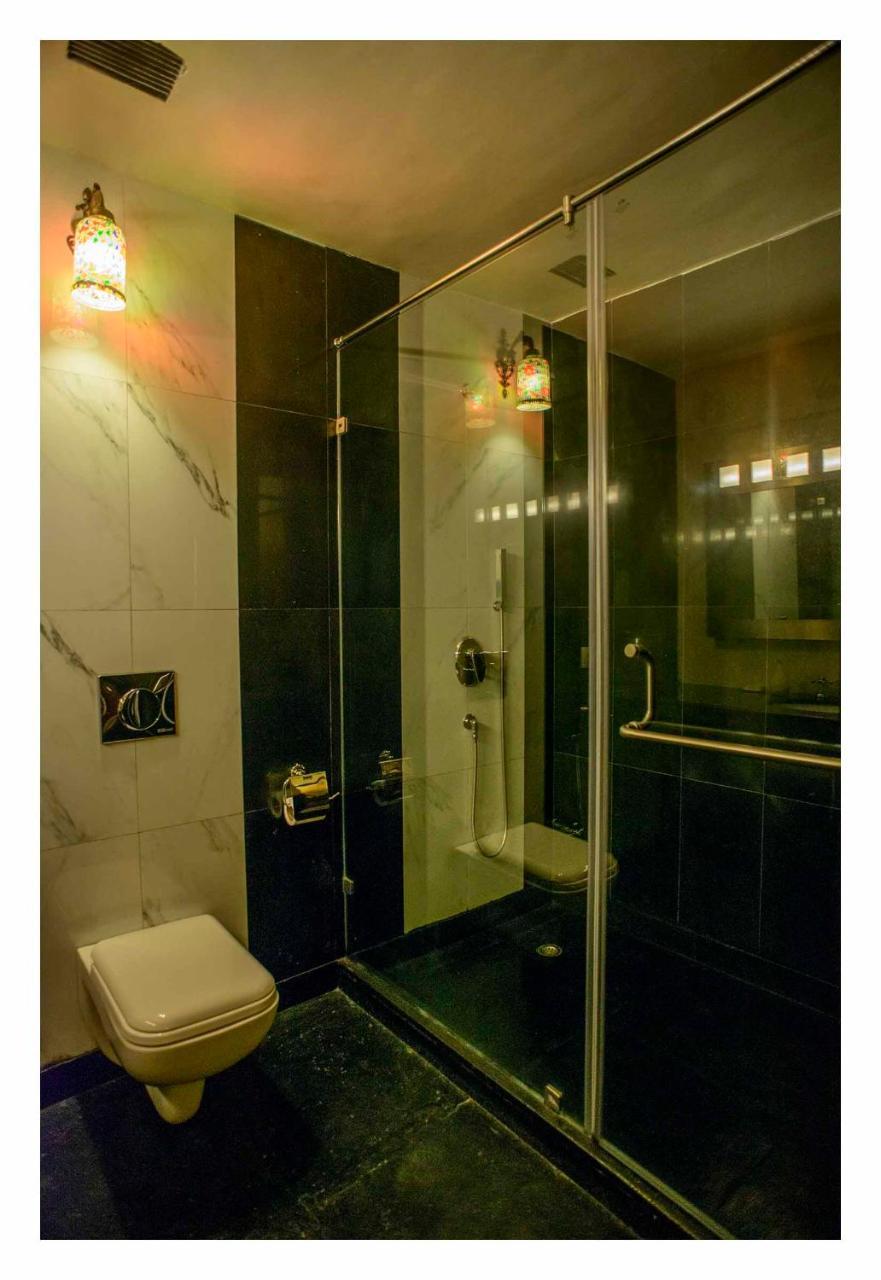 Hotel 233 Park Street Колката Екстериор снимка