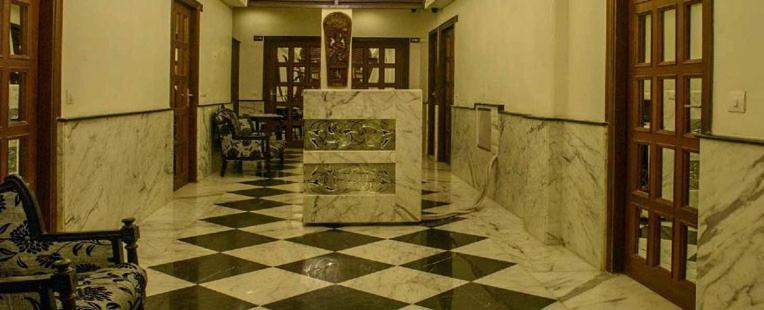 Hotel 233 Park Street Колката Екстериор снимка