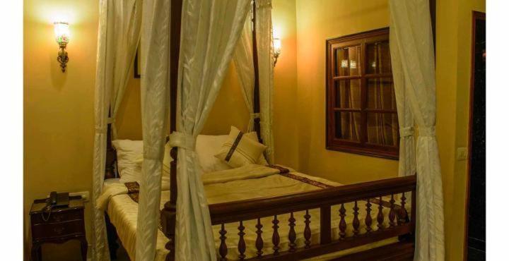 Hotel 233 Park Street Колката Екстериор снимка